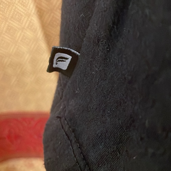 Super cute EUC Fabletics black tank top - Picture 5 of 6